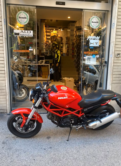DUCATI MONSTER 695 - immagine 3