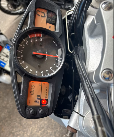 SUZUKI GSR 600 - immagine 4