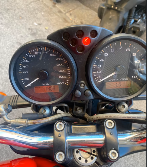 DUCATI MONSTER 695 - immagine 2