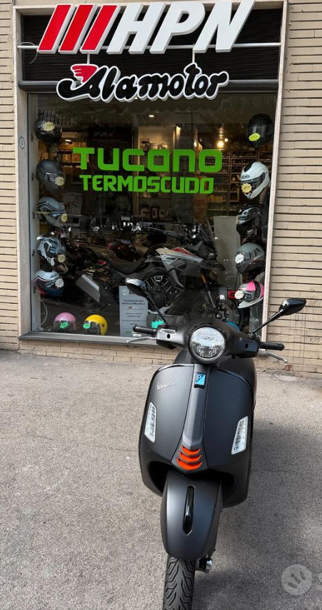 Vespa GTS 300 hpe SUPER SPORT