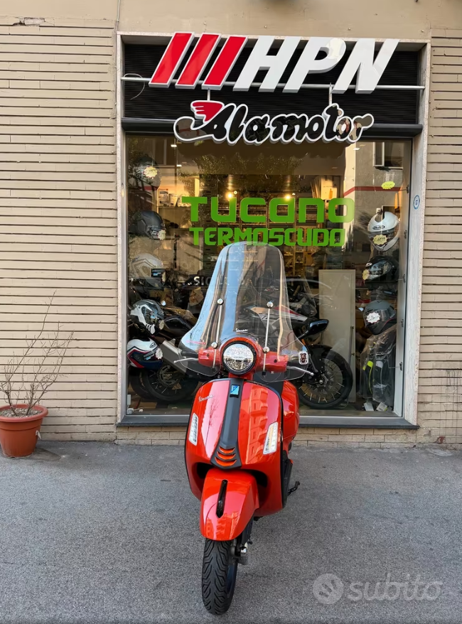 Vespa GTS 300 hpe SUPER SPORT