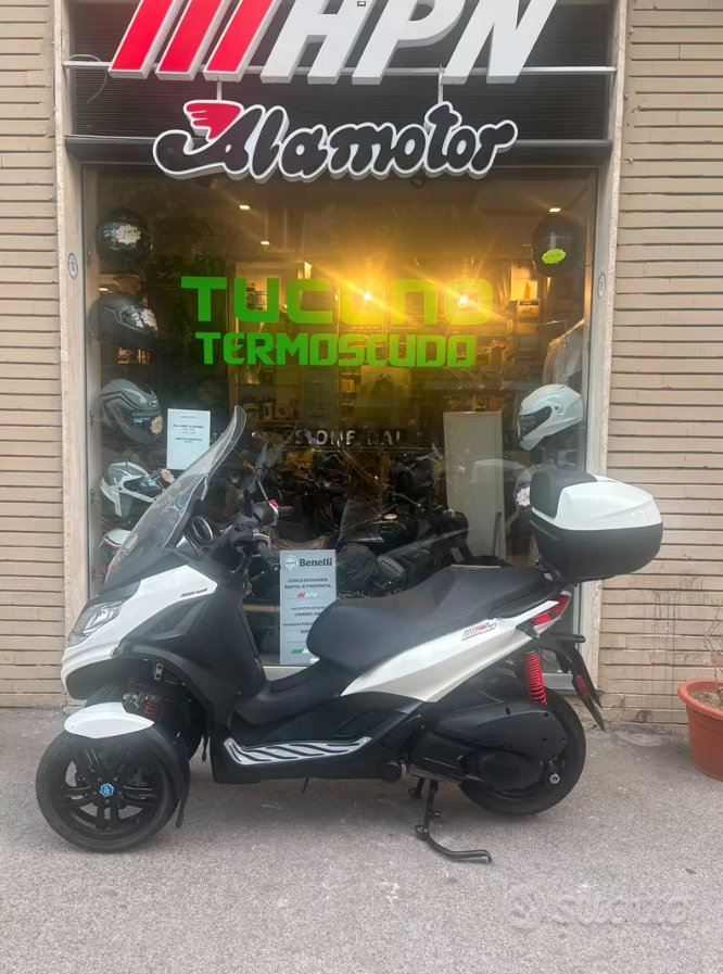 Piaggio MP3 300 - immagine 3