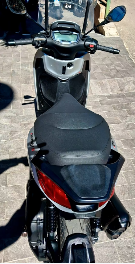 Piaggio Beverly 400 i.e. S - immagine 5