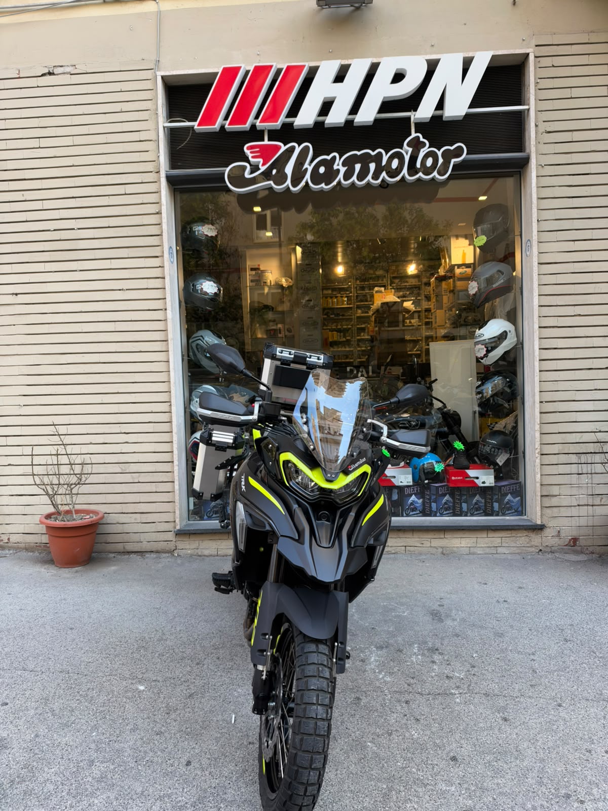 Benelli TRK 702 X
